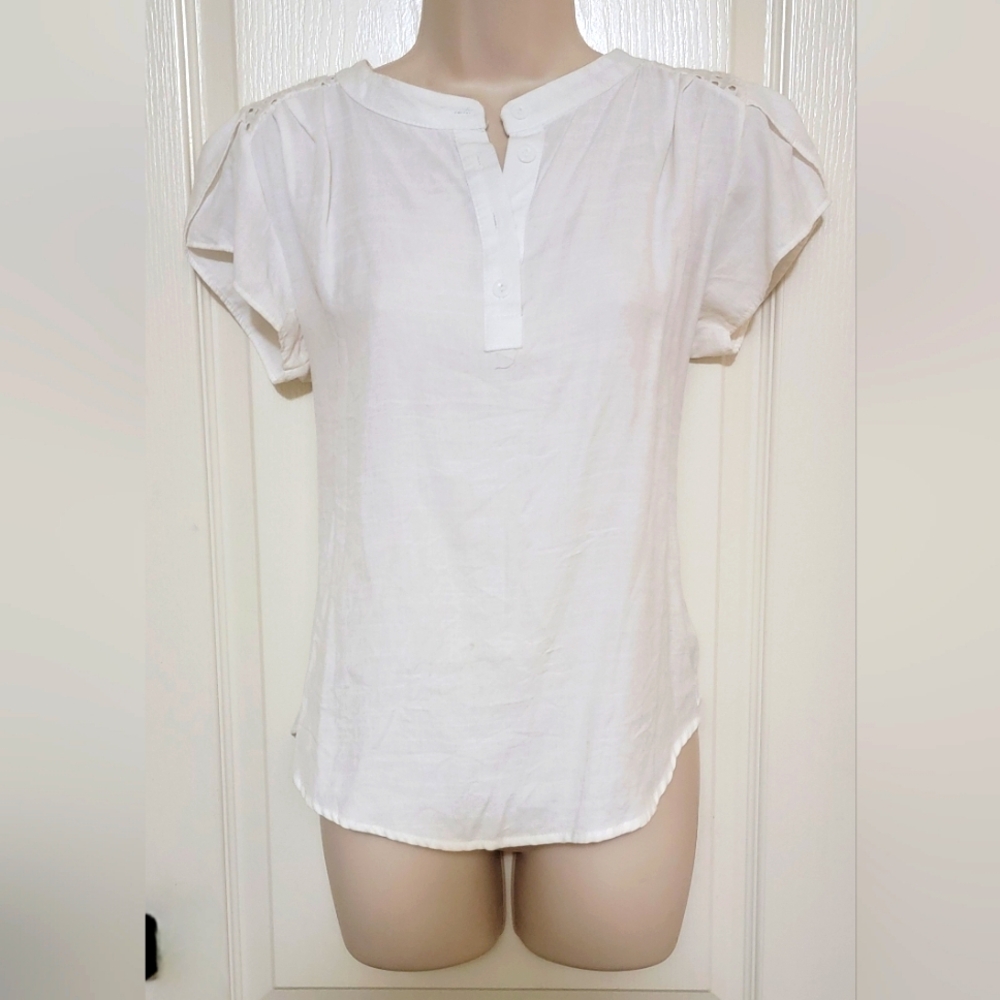 SHEIN White Blouse with Button Detail